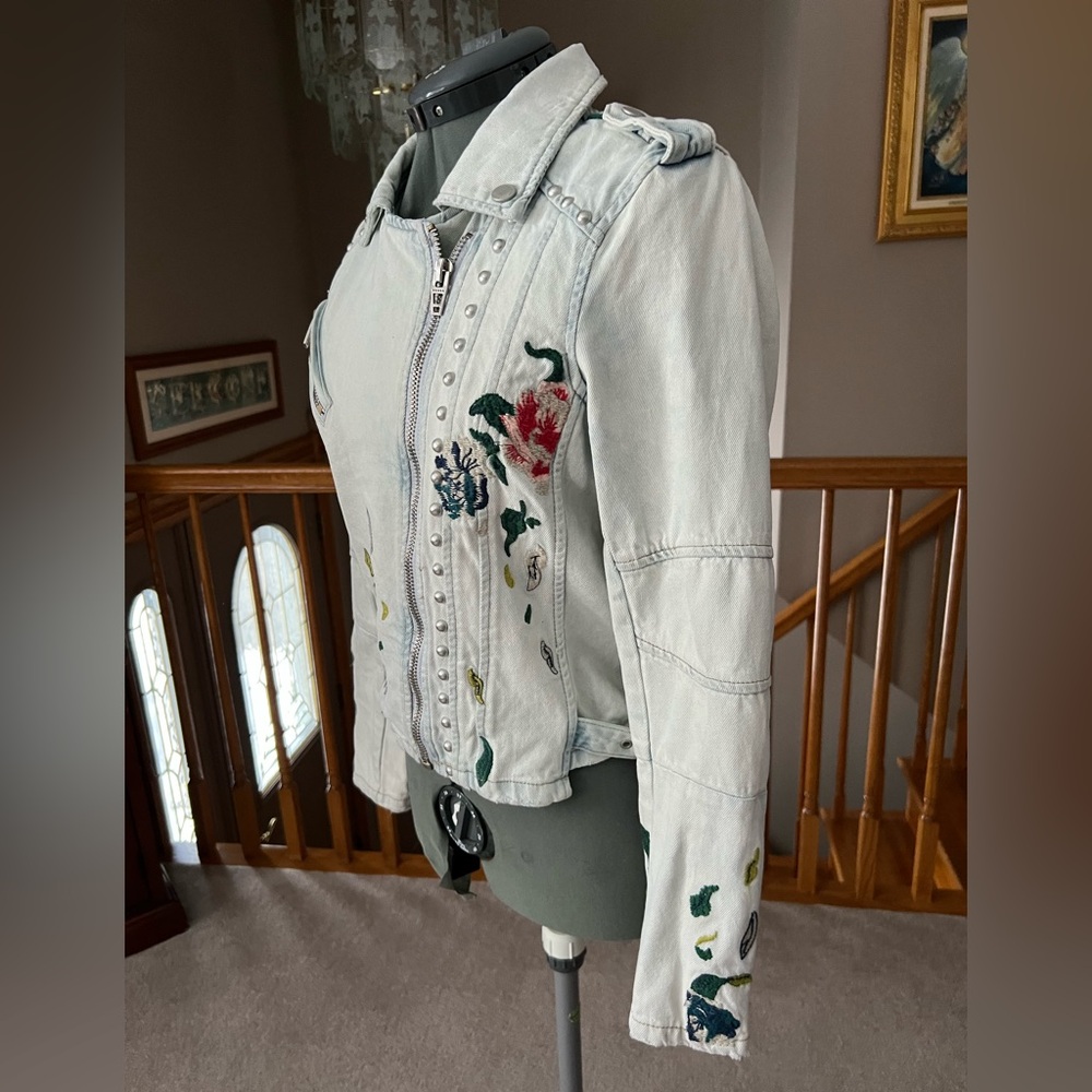 BLANK NYC S Embroidered Floral Flower Denim Jacket mothers Day - Picture 5 of 10